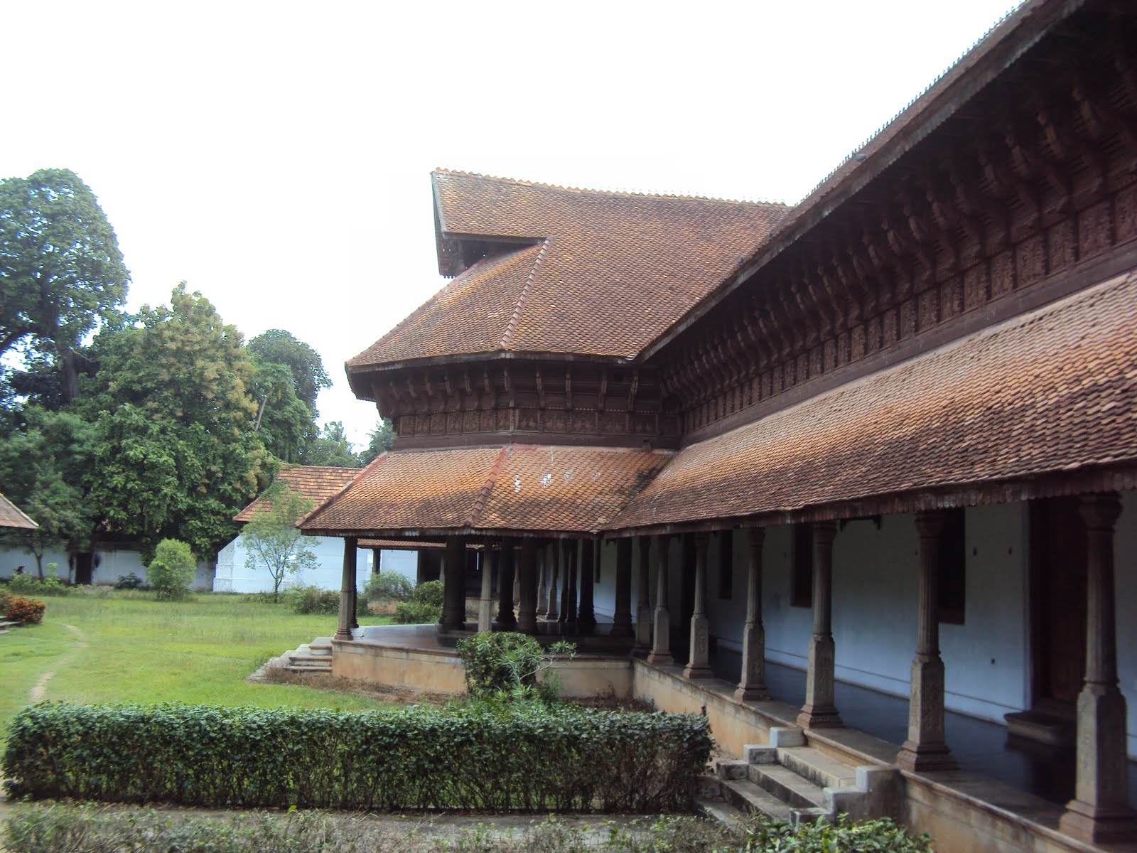 ARCHITECTURE STUDENT'S CORNER KUTHIRAMALIKA IN TRIVANDRUM, KERALA