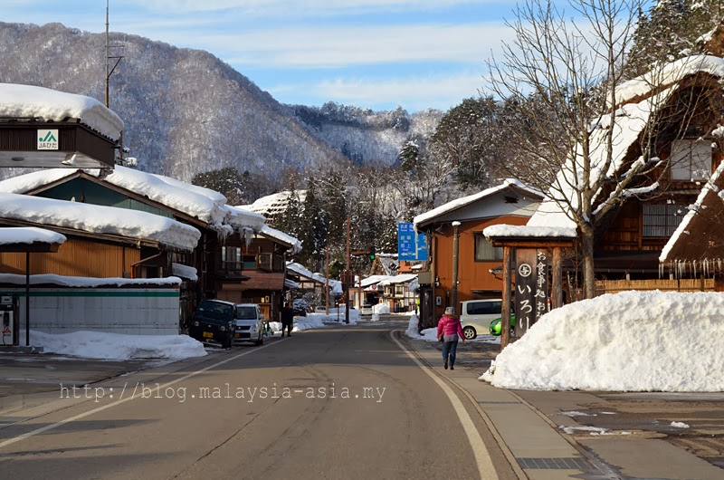 Higashi-dori Street Higashi-dori Street in Shirakawa Go