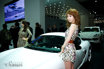 Lee Ga Na - Cute Korean Model at Motor Show