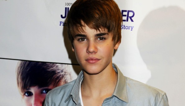 bieber new hair 2011. justin ieber new haircut 2011