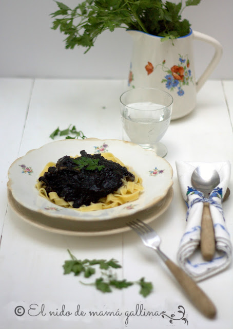 Txipirones En Su Tinta Con Pasta
