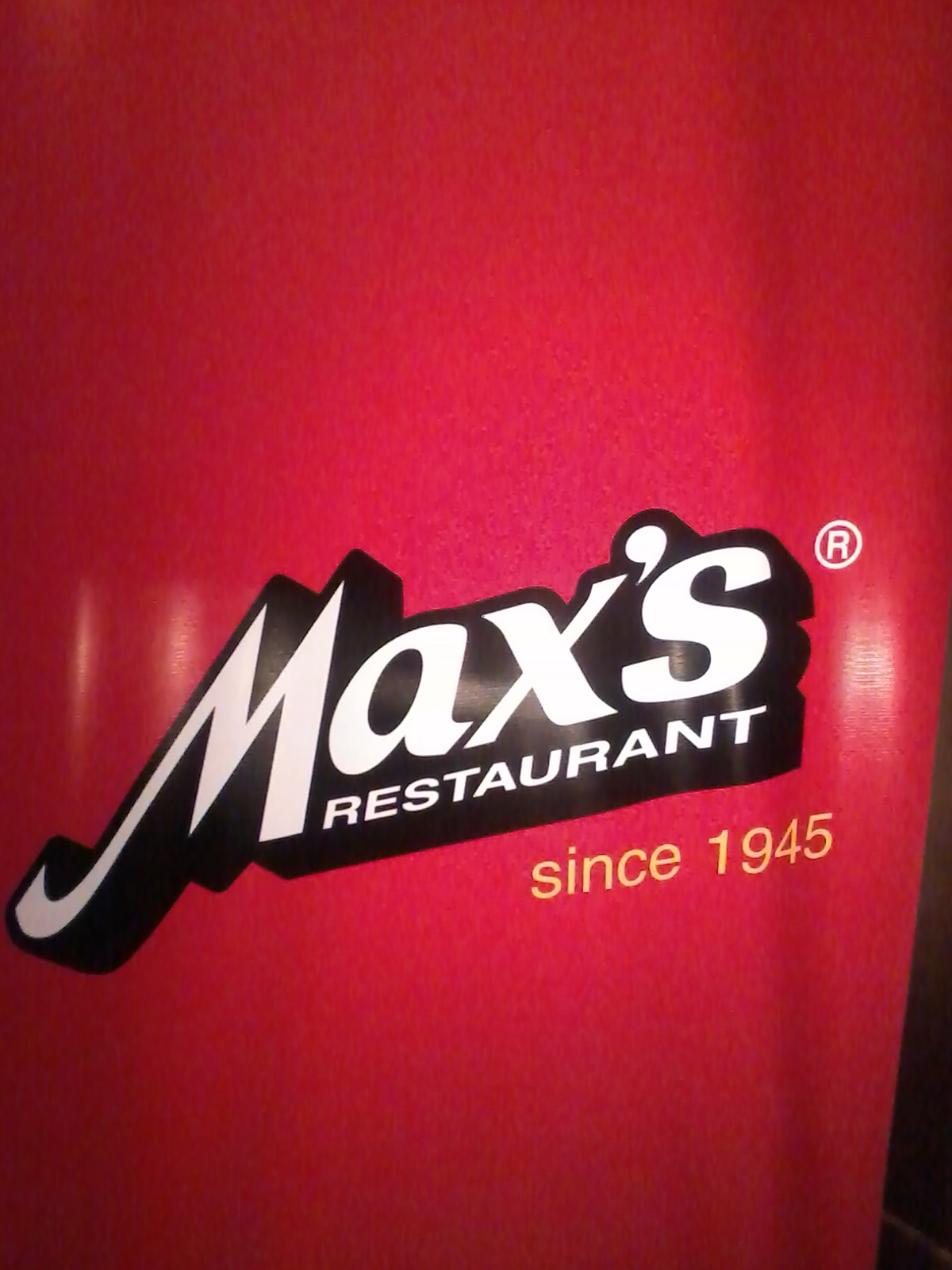 Purple Plum Fairy MAX’S RESTAURANT SPREADS THE HOLIDAY CHEER TO BLOGGERS