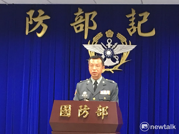 國軍酒駕事件頻傳,為了遏止酒駕歪風,國防部12日表示,未來因酒駕受傷導致無法服勤者,將研議停發其勤務加給及相關給與,待能執行任務後再恢復領取。 國軍酒駕事件頻傳,為了遏止酒駕歪風,國防部12日表示,未來因酒駕受傷導致無法服勤者,將研議停發其勤務加給及相關給與,待能執行任務後再恢復領取。