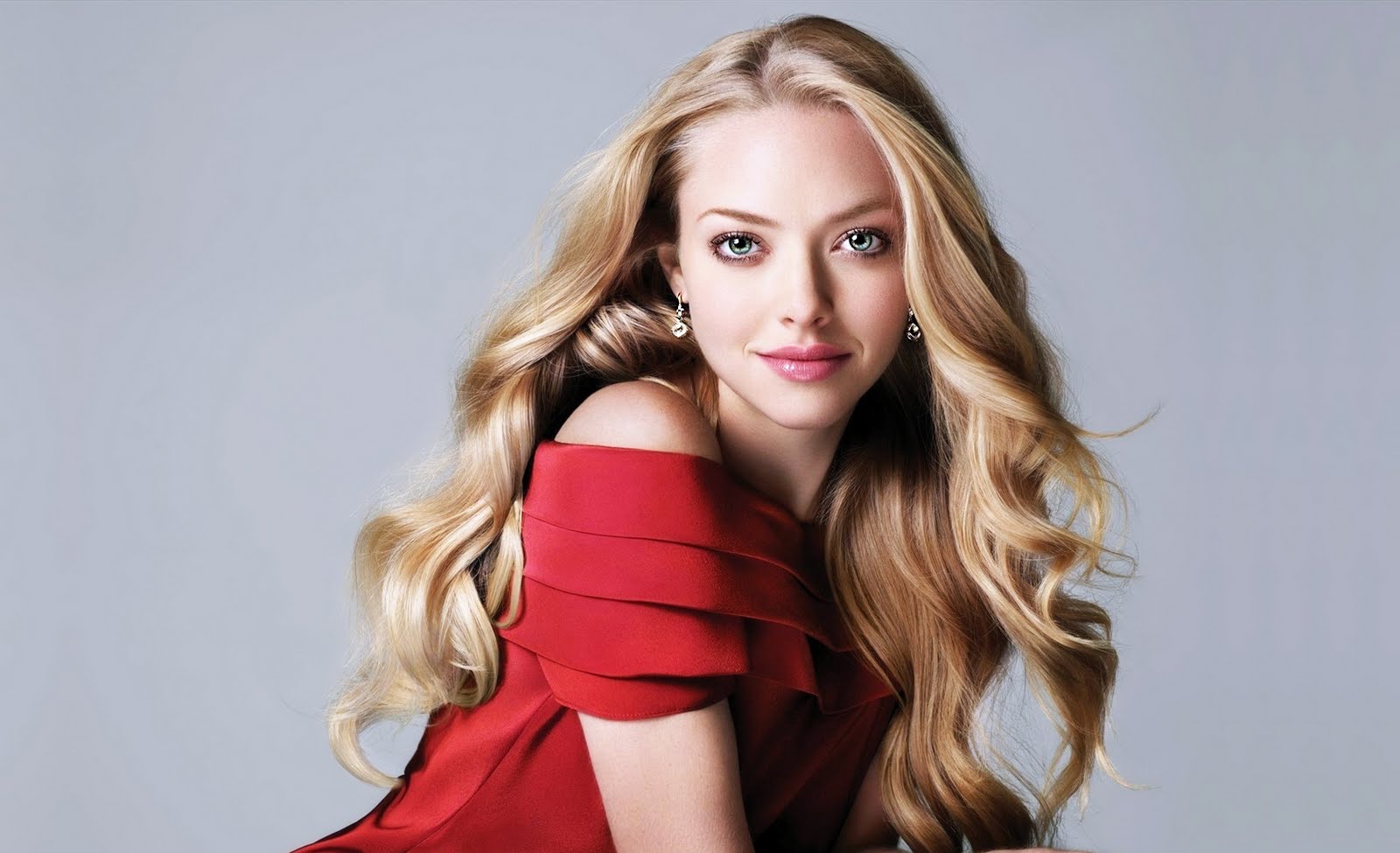 http://3.bp.blogspot.com/-wQuKMqQ5OLc/TgEUXmSx3BI/AAAAAAAAHrY/PIKXHMnVBMw/s1600/Sexy+Blonde+Amanda+Seyfried+HD+Wallpaper.jpg