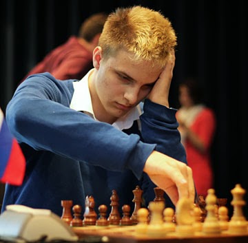 Campeonato Mundial da FIDE: Nepomniachtchi impressiona sob pressão