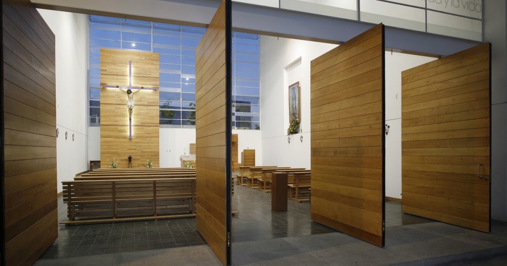 Capilla 22 de Abril. Mobiliario de madera|Espacios en madera