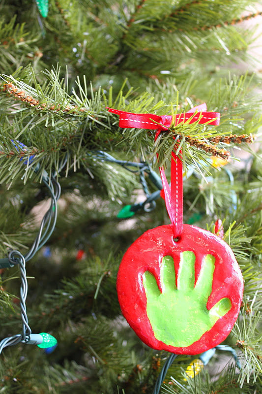 Make it Cozee How to Make a Handprint Ornament