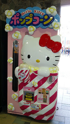 Hello Kitty popcorn snacks vending machine