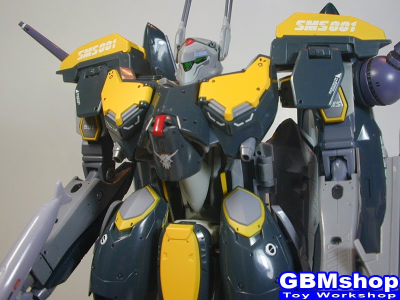 Macross Frontier VF-25S Armored Messiah Battroid Mode