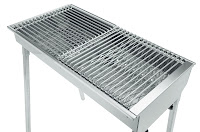 Gratar pe carbuni model  'Patio' dotat cu 2 grilaje 345x345 mm fiecare 770x380x(H)840 mm