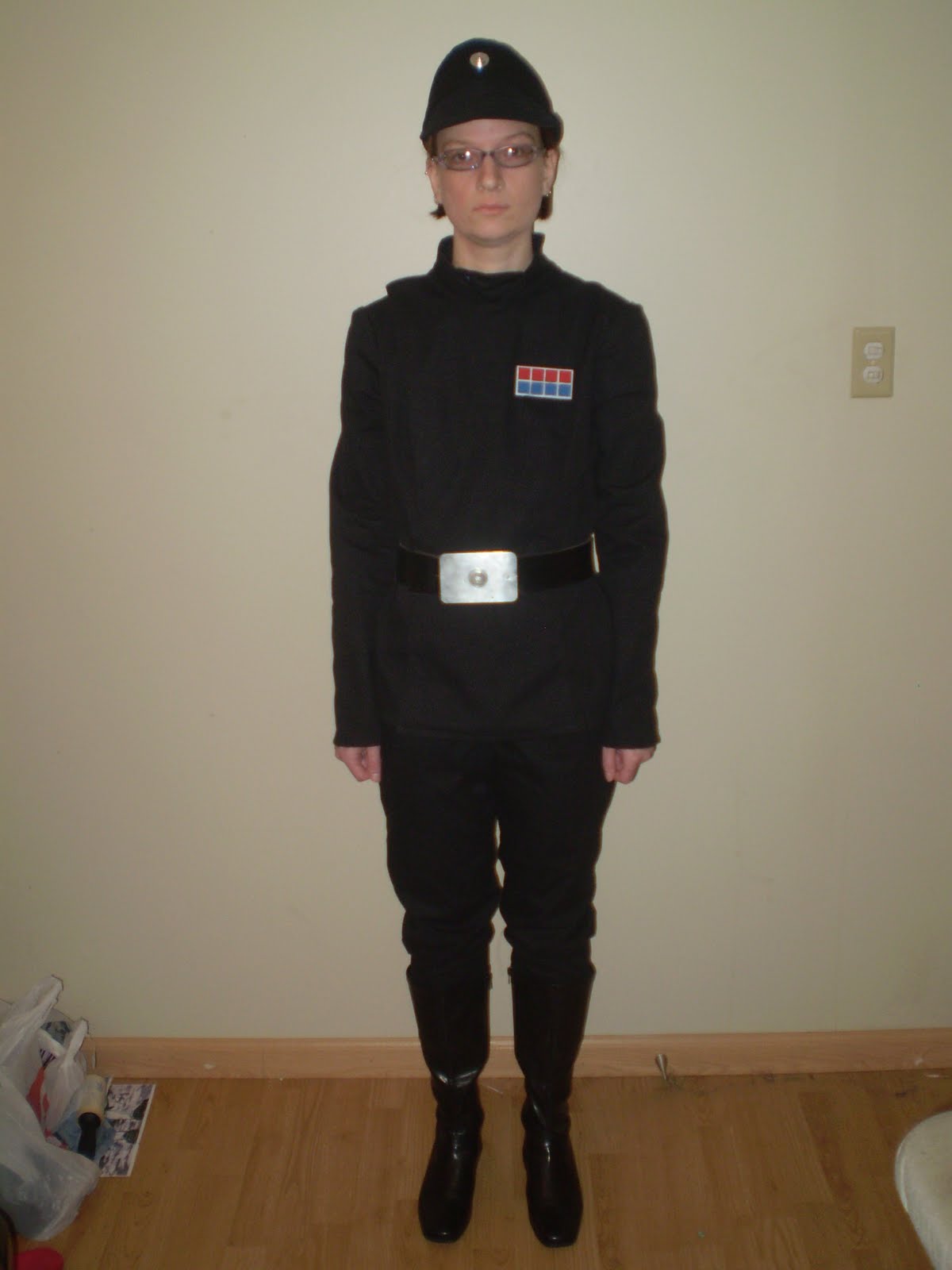Miss Leah Wilde's Sewing Blog: Imperial Officer Uniform Photos - Now with Pants!1200 x 1600