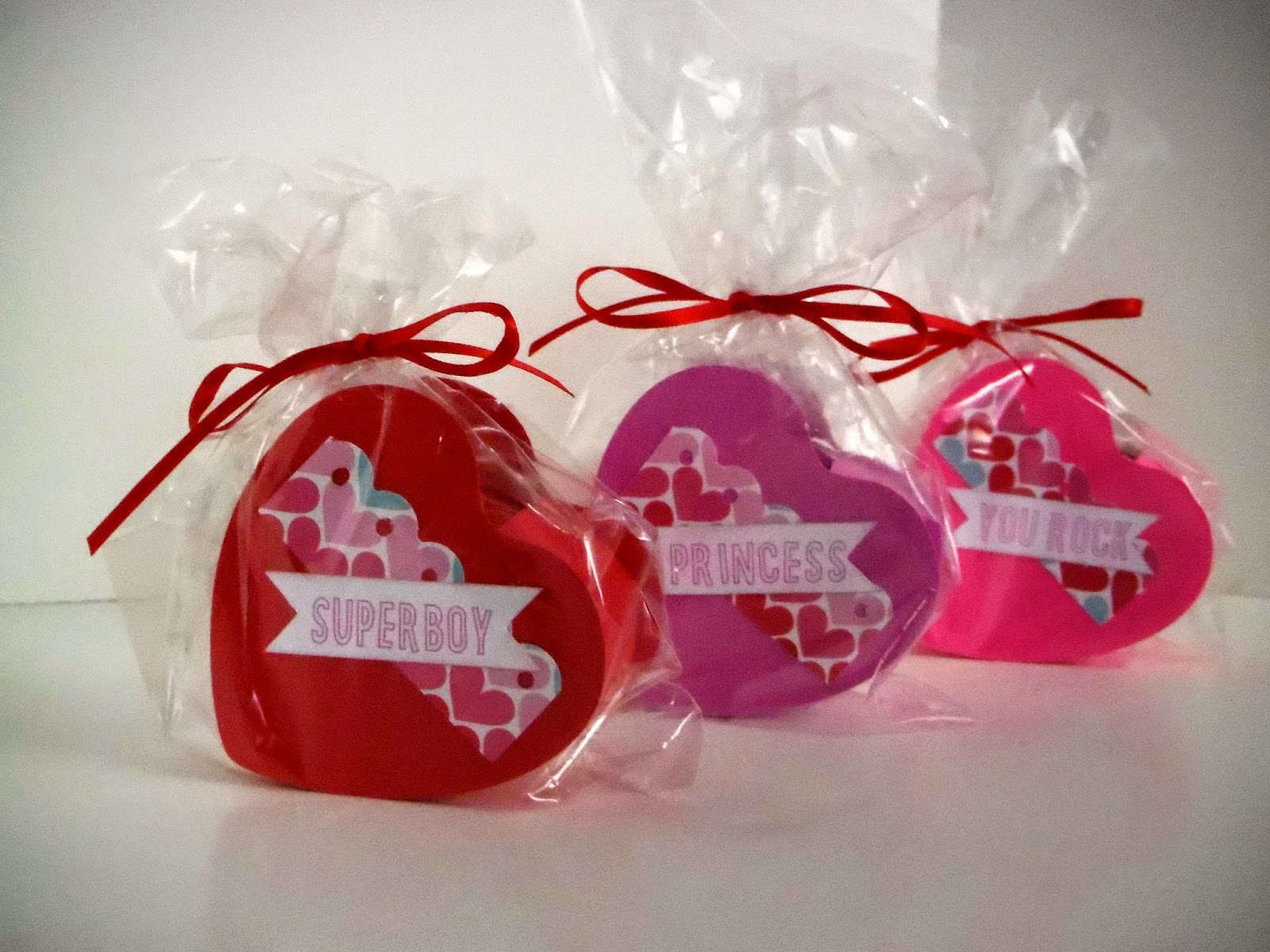 I am Cocoa's Mom: DIY Valentine Treat Boxes