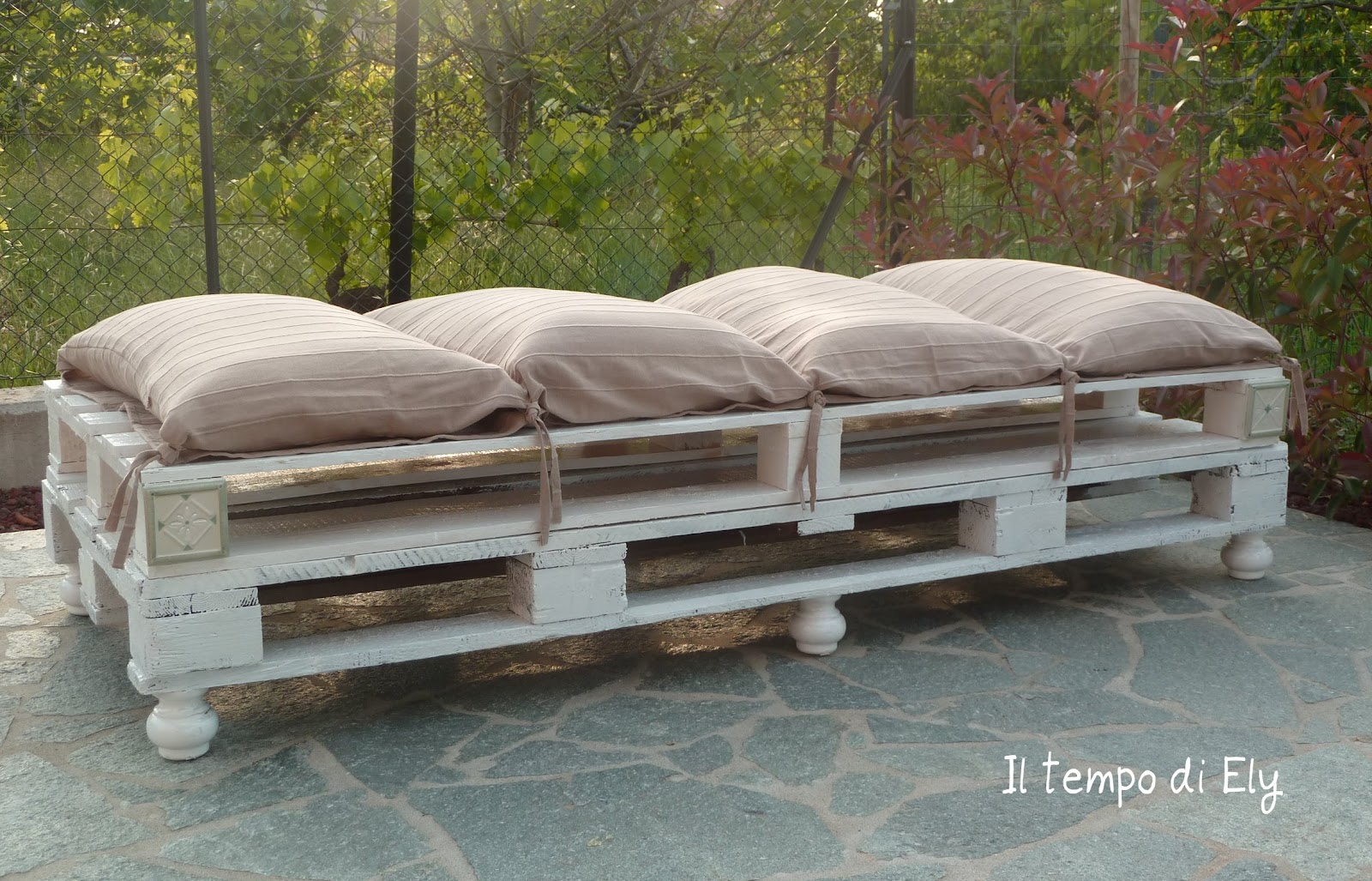 Mobili giardino bancali: divani con bancali in legno. riciclo ... Pallet arreda