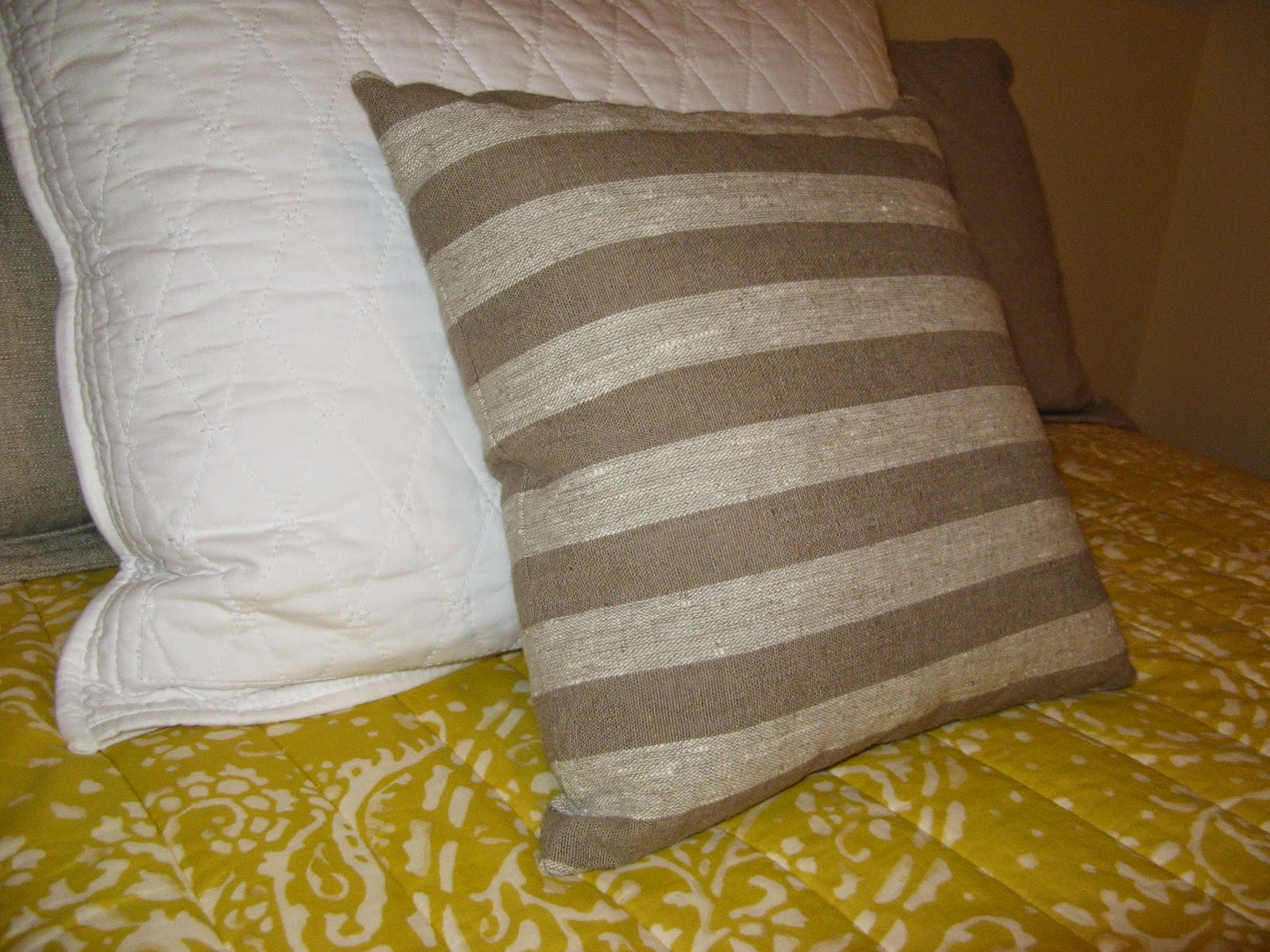 Susan Snyder THE POWER OF A SIMPLE TOSS PILLOW