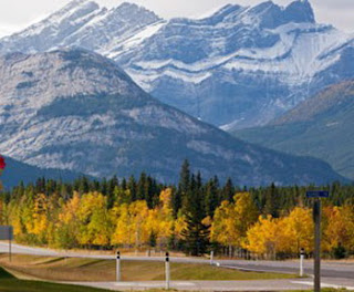 mountains laurentian quebec autumn canada tourist destination city