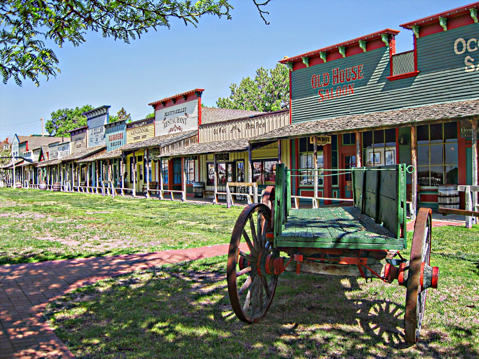 over hill n dale Dodge City, KS to Pueblo West, CO