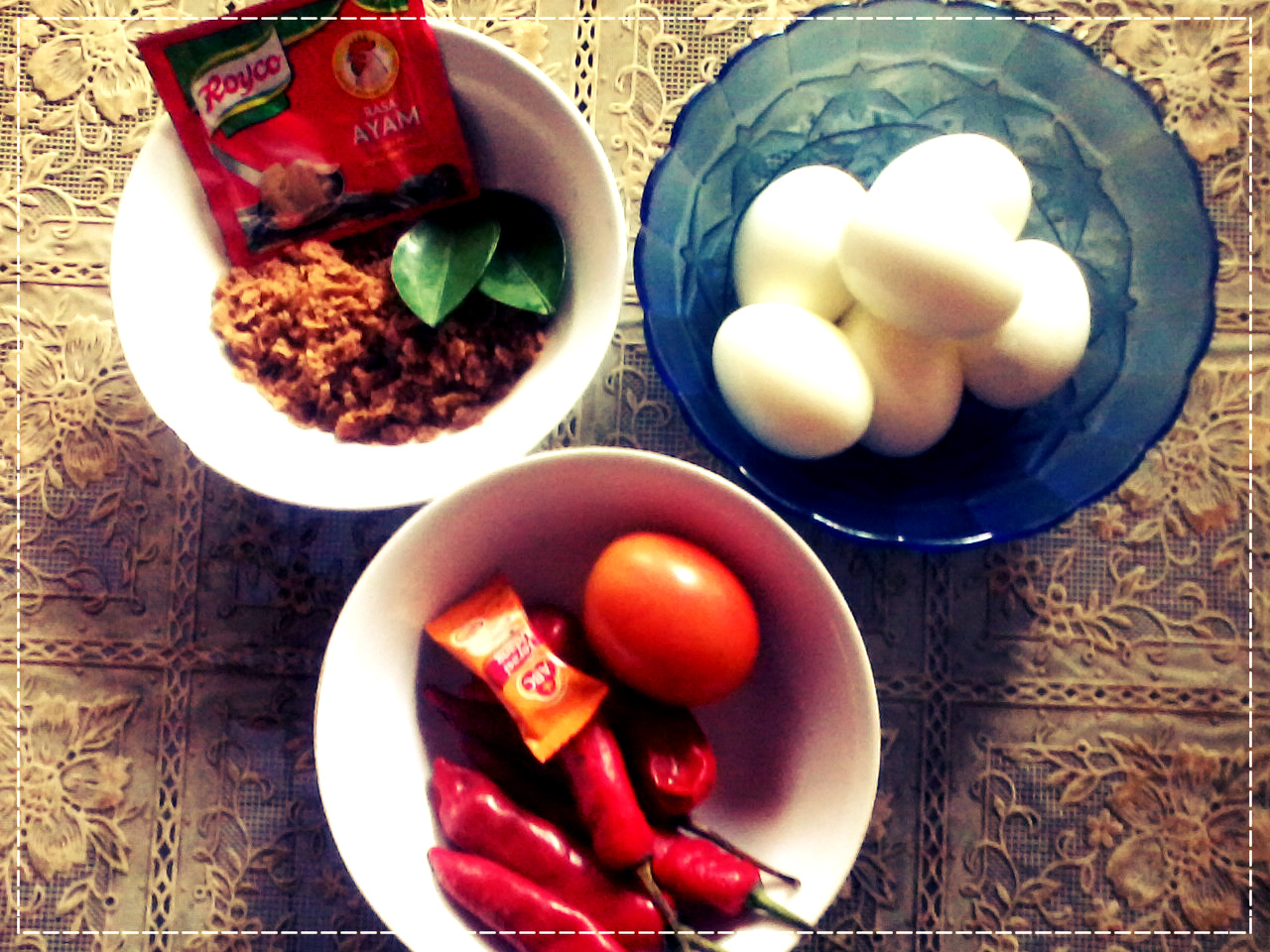 Dhyn Hanarun Oeufs Frits Avec Rujak D Herbes