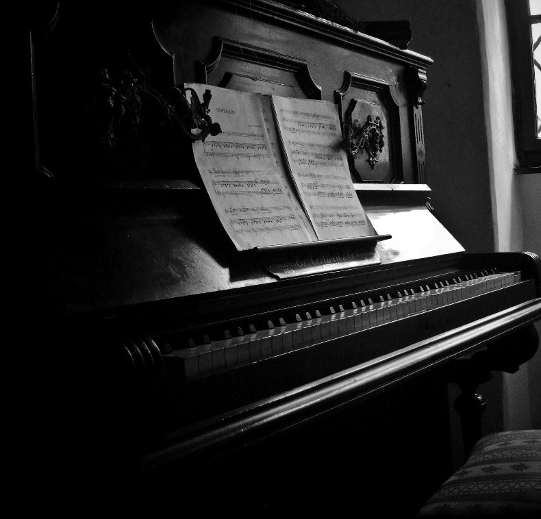 Keyboard lessons doncaster knights, what kind of piano to buy for