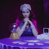 Marina And The Diamonds lança videoclipe de "Blue"