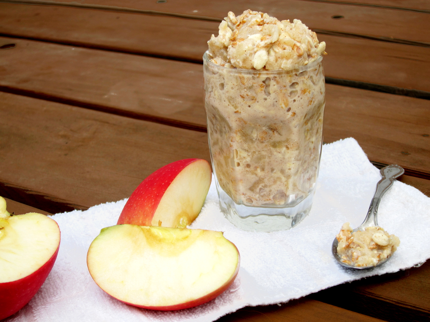 The Oatmeal Artist Applesauce Overnight Oatmeal