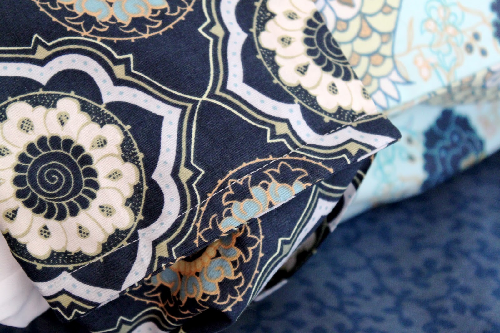 15Minute Pillowcase {with French Seams} Tutorial The Cottage Mama