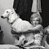Η Marilyn με το σκύλο της ..