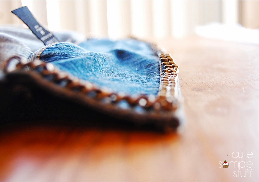 CUTE SIMPLE STUFF Metal Chain Collar Denim Vest out of Regular Denim