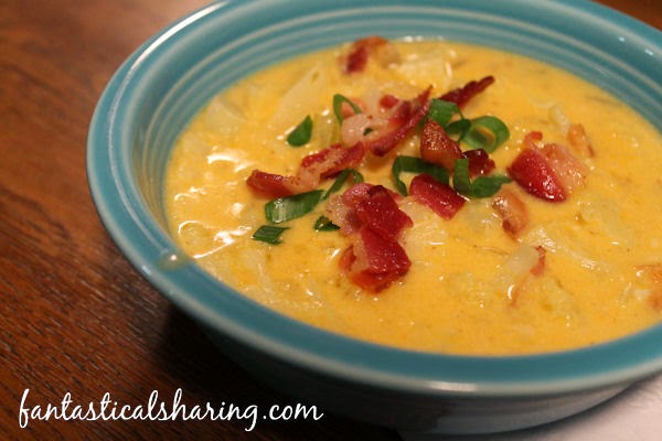 Bacon Cheesy Cauliflower Chowder | The perfect low carb soup to warm you from the tips of your toes to the top of your head :) #soup #bacon #SecretRecipeClub