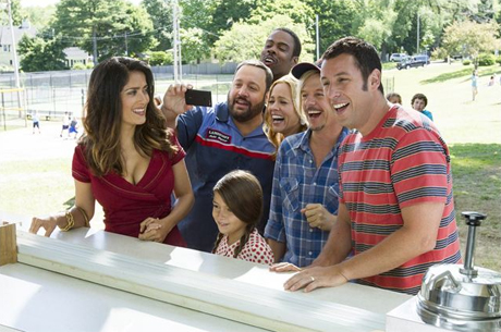 Niños Grandes 2: Salma Hayek y Adam Sandler