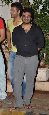 Shahrukh, Malaika & Karans potted outside the Olive 