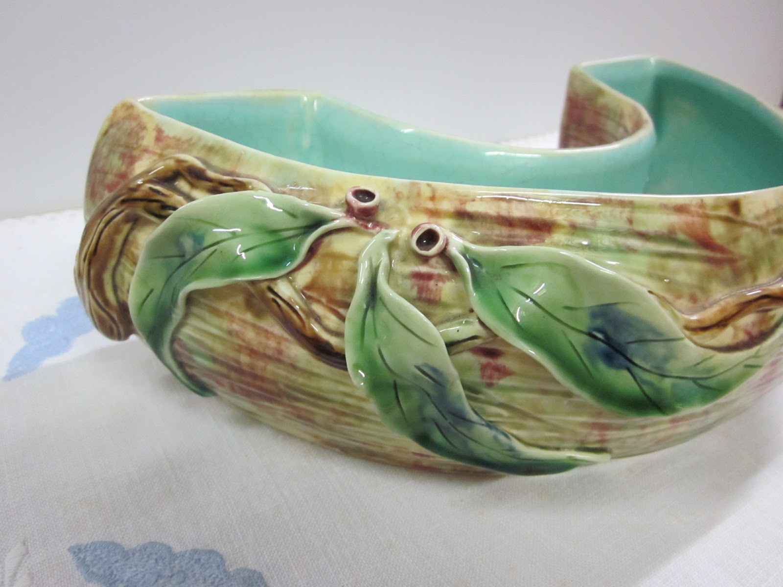 Johnnyfive Collectables Australian Gumnut & Gum Leaf Vases