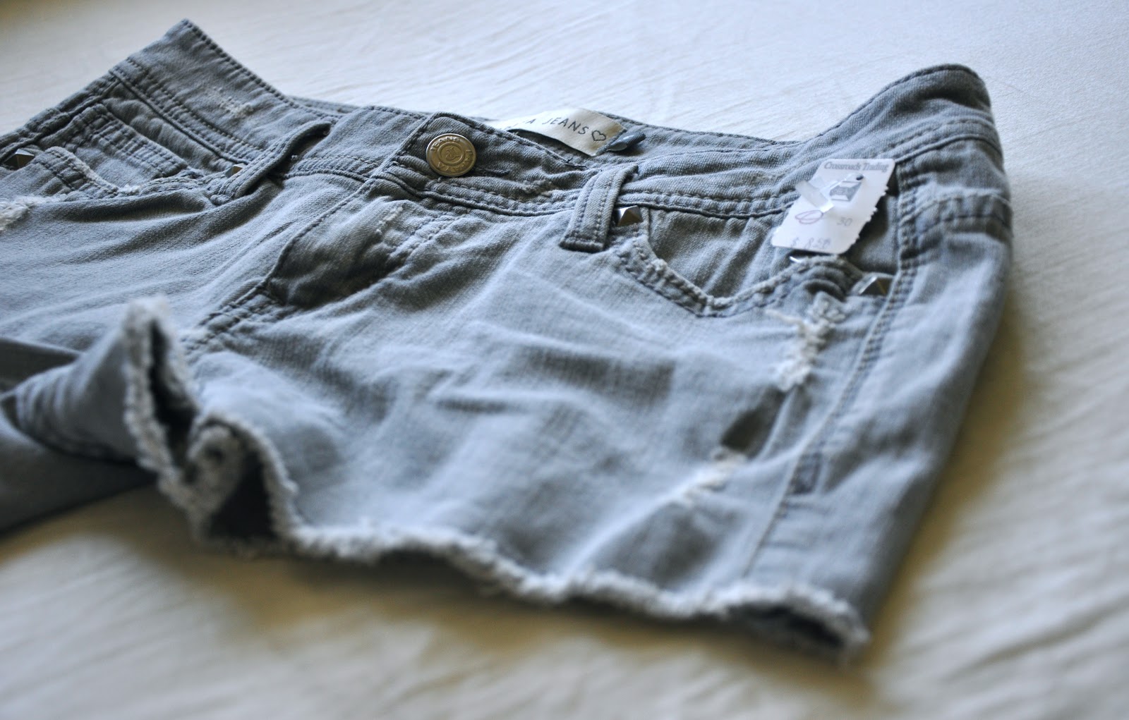 grace+tiffany diy bleached denim shorts