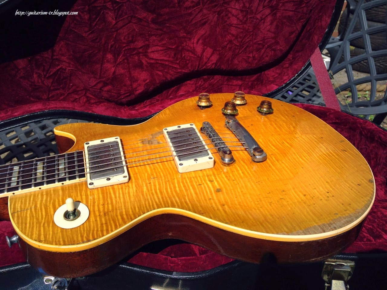 Greeny in the Hands of Kirk Hammett