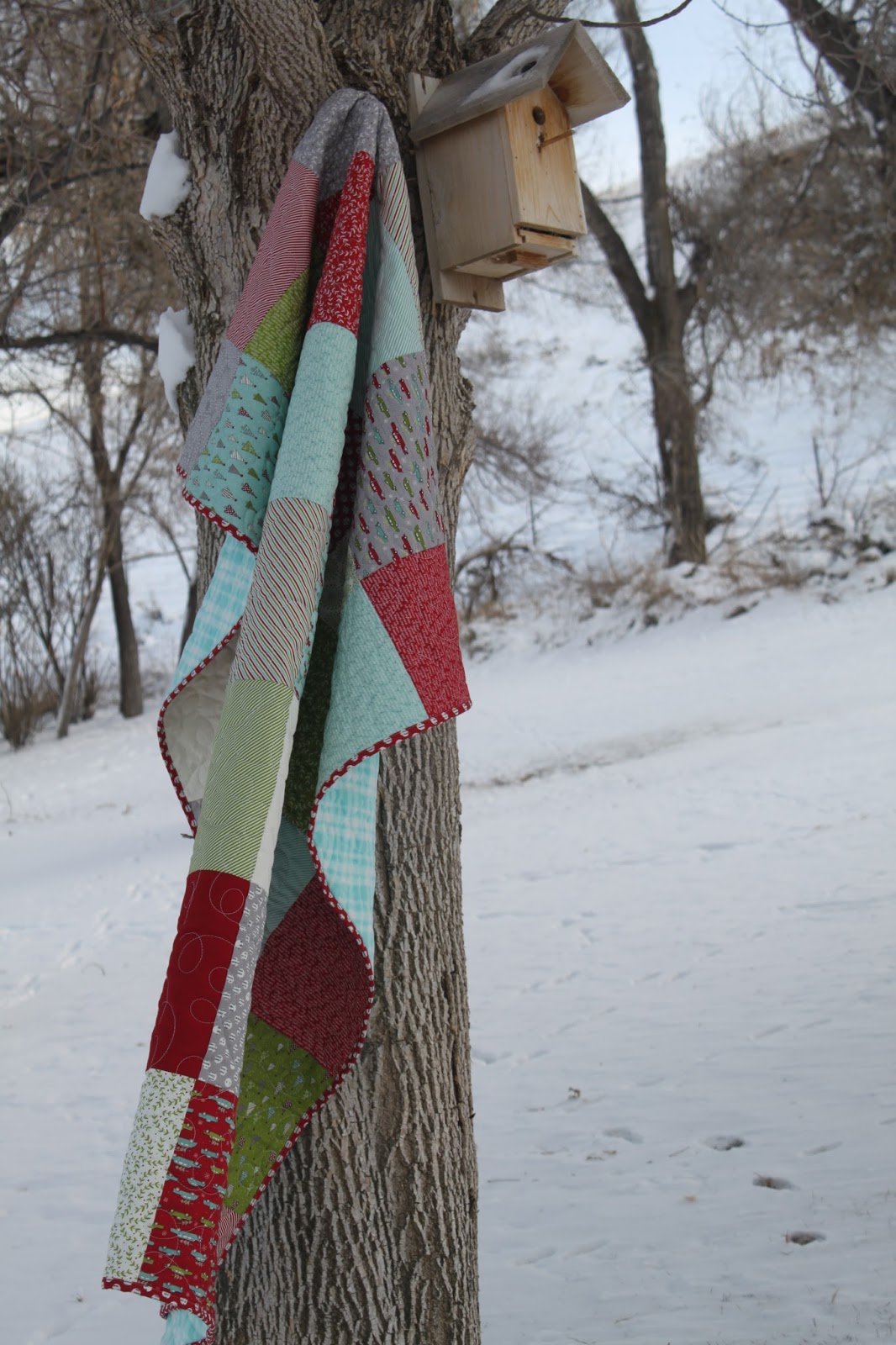 Stitch by Stitch easy layer cake Christmas quilt...