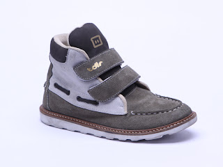 Sepatu Anak Sepatu Anak