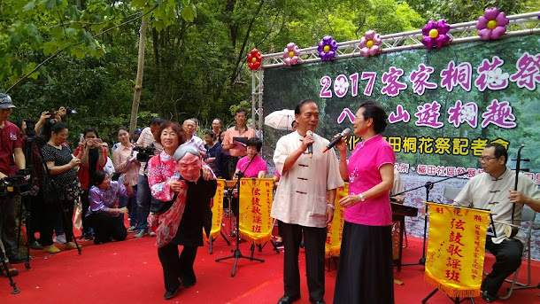 彰化縣的客家桐花祭活動21日起展開,各個主辦單位盛情邀請民眾多來八卦山賞花。 彰化縣的客家桐花祭活動21日起展開,各個主辦單位盛情邀請民眾多來八卦山賞花。