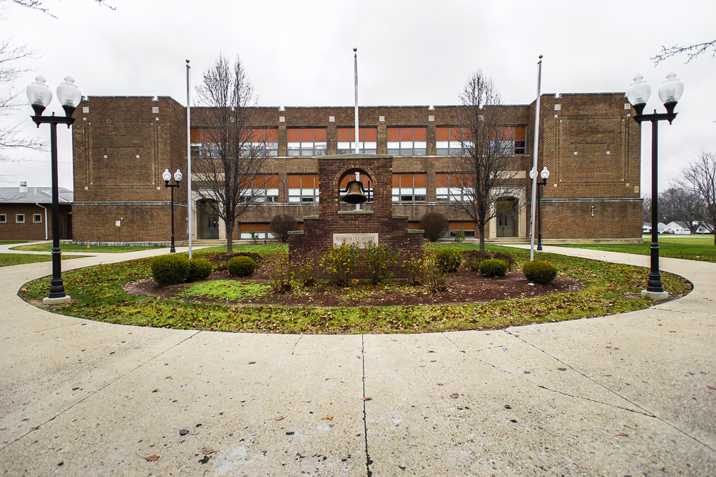 Hoosier Hardwood union school, west college corner