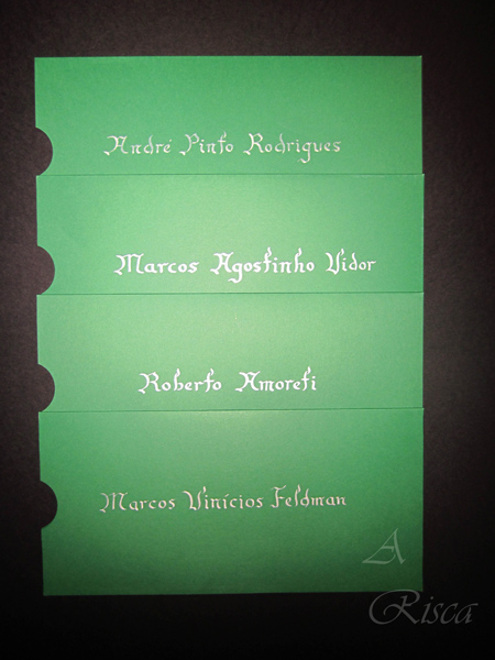 convite-formatura-verde-caligrafia-gotica