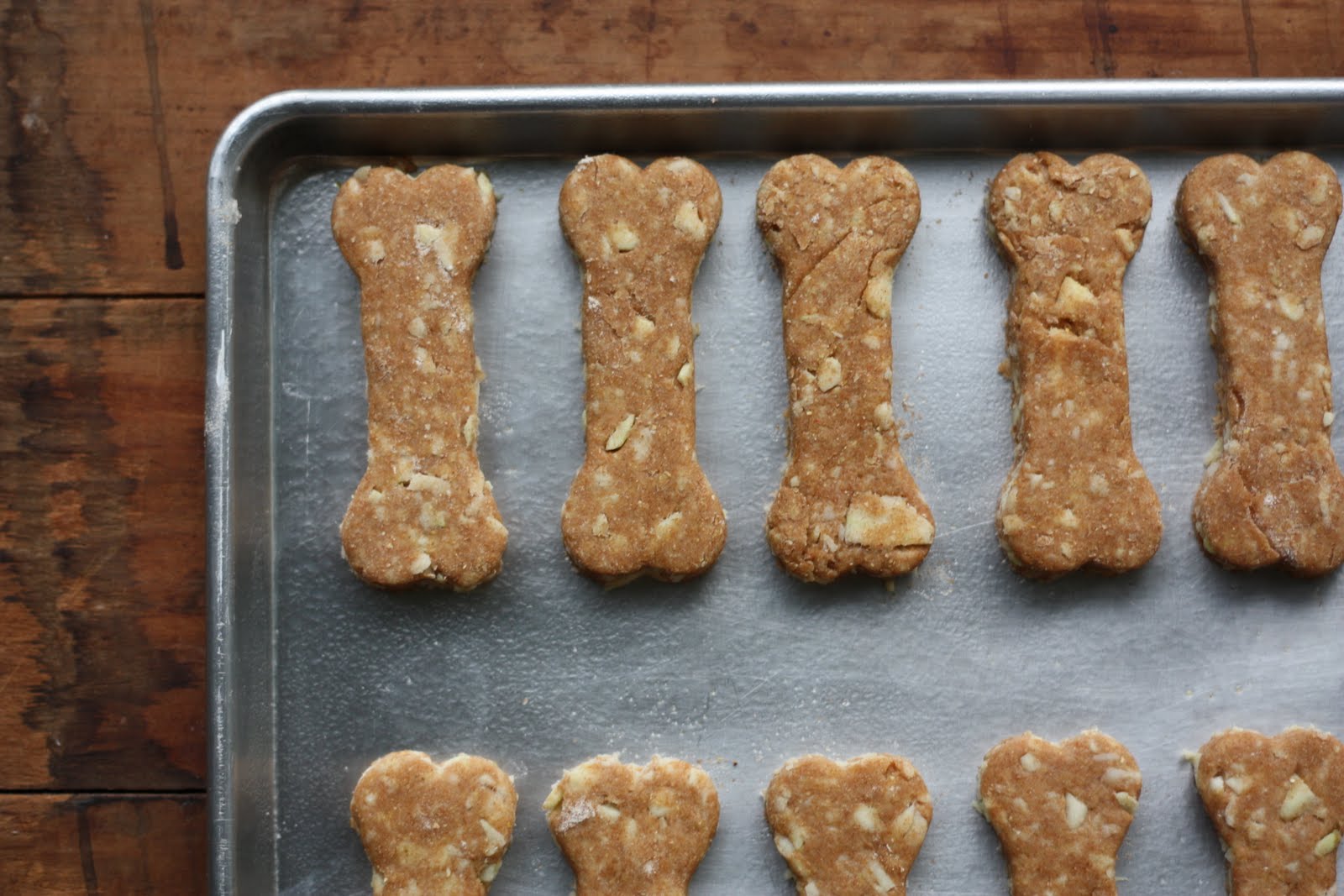 How To: Homemade Natural Dog Treat Recipe, Fresh Apples | 17 Apart