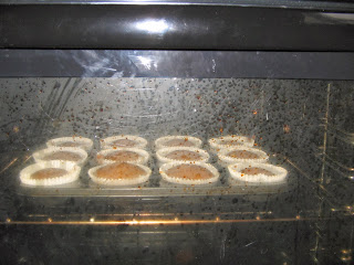 Coffee cakes in the oven