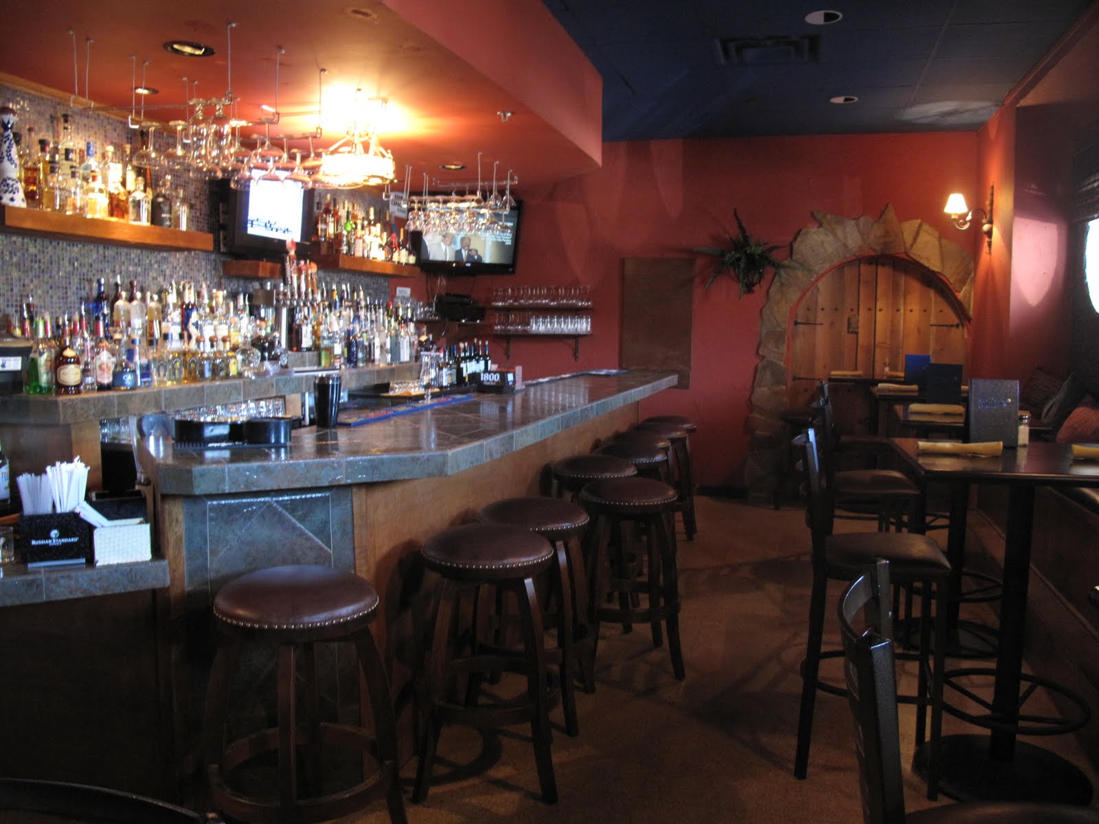 Vino Chick Downtown Palm Springs Restaurant Beats the Heat with Wine