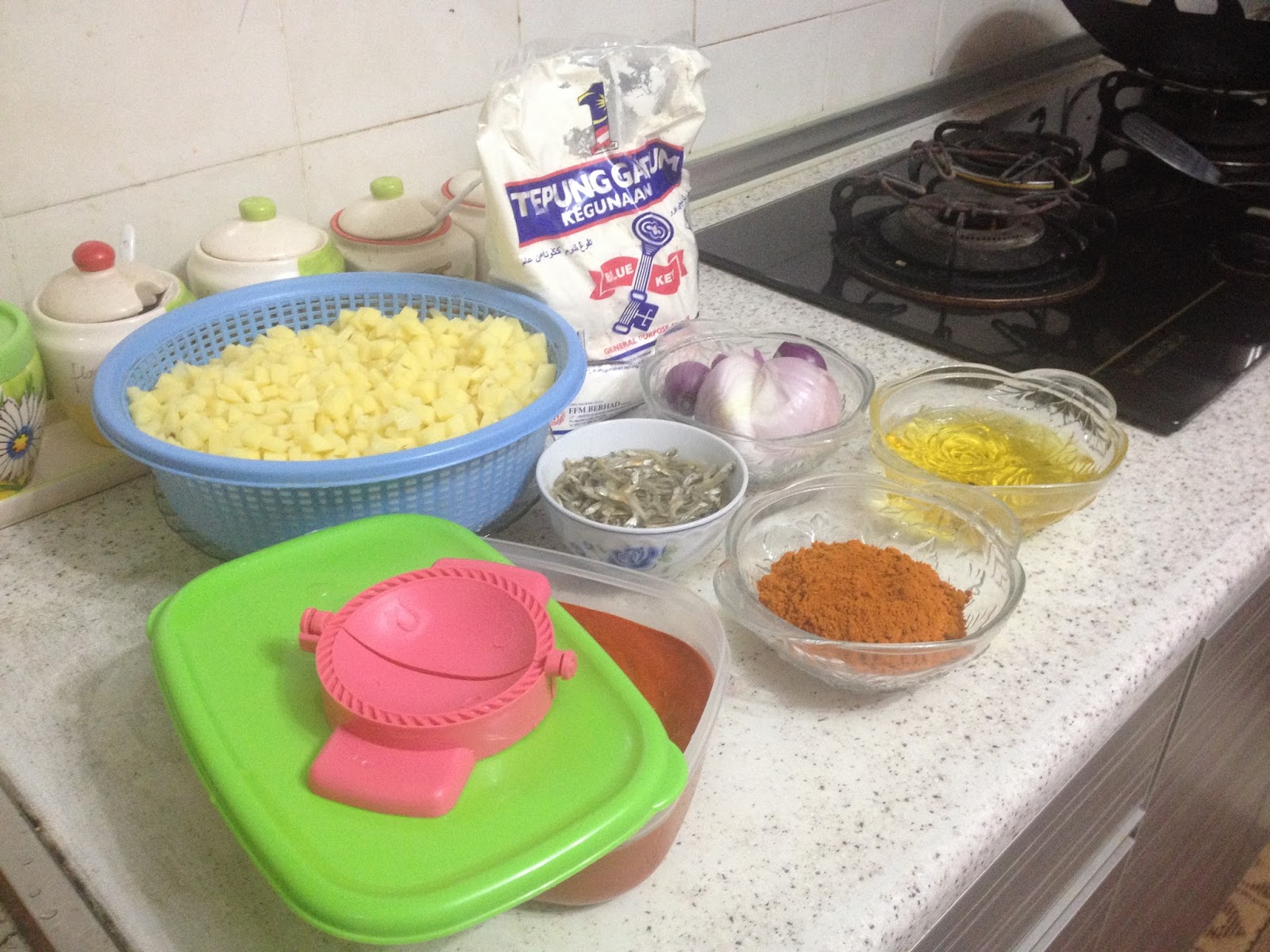 Cara Buat Karipap Rangup Dengan Inti Kentang Sedap  Blog Cik Matahariku