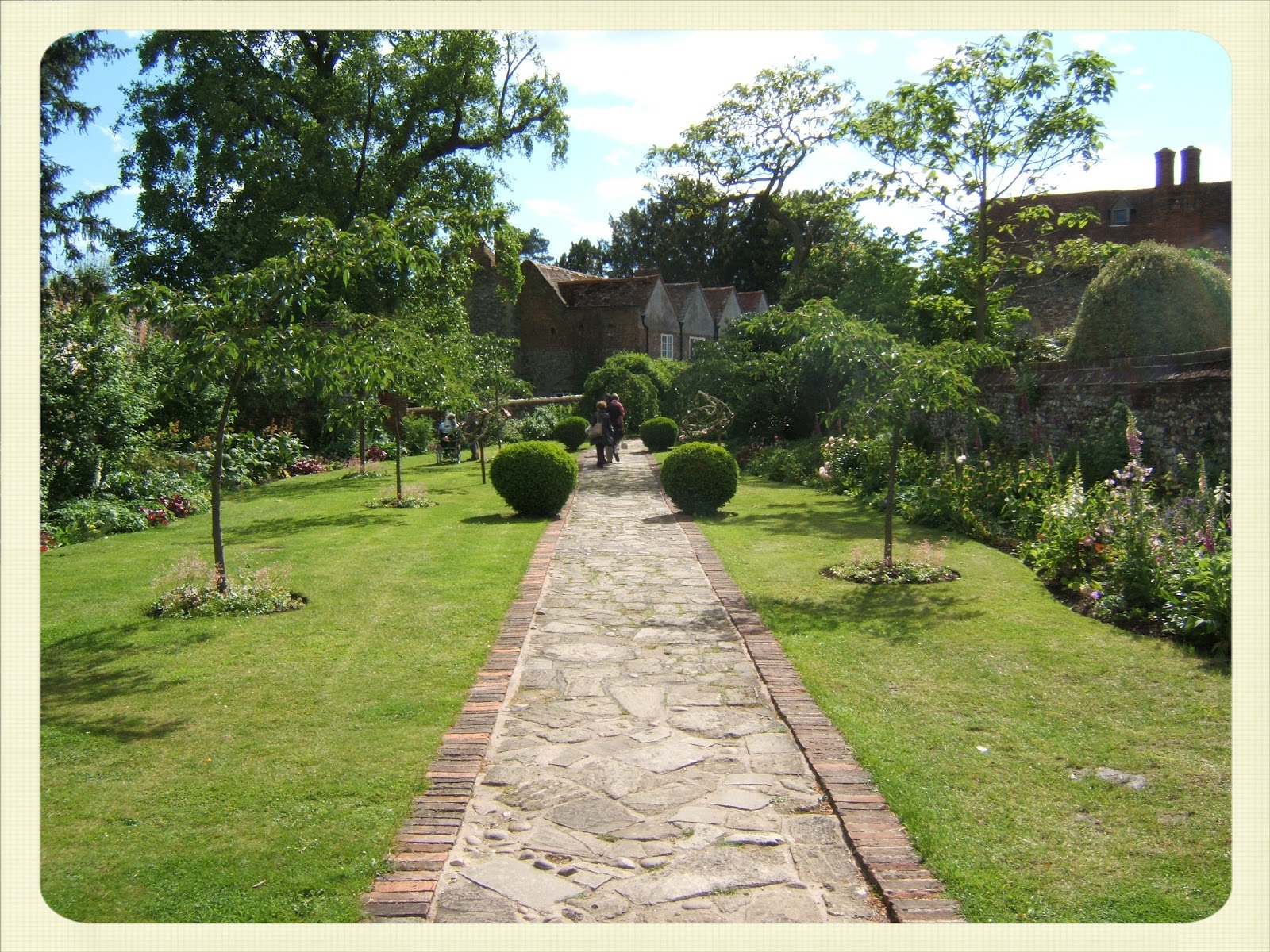 Cream Tea Queen Greys Court, near HenleyonThames