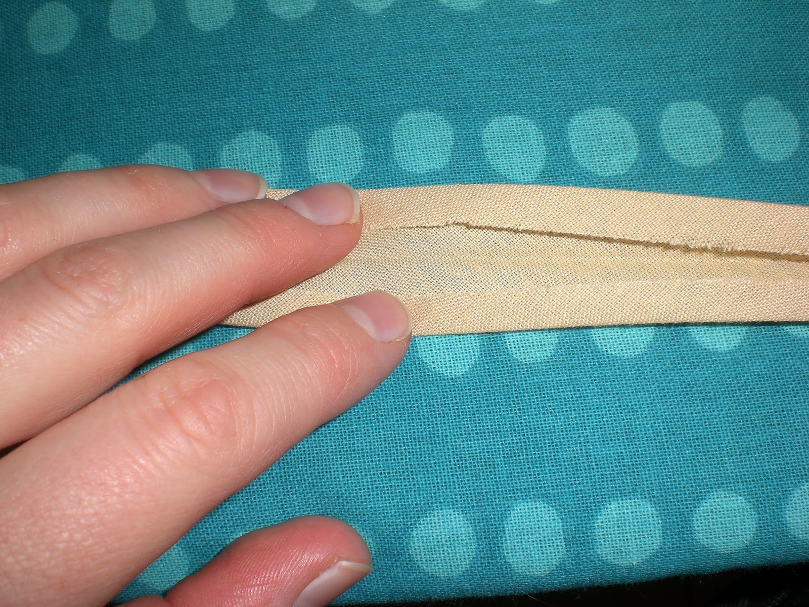 The Petite Sewist Tutorial DIY 1/2" Double Fold Bias Tape