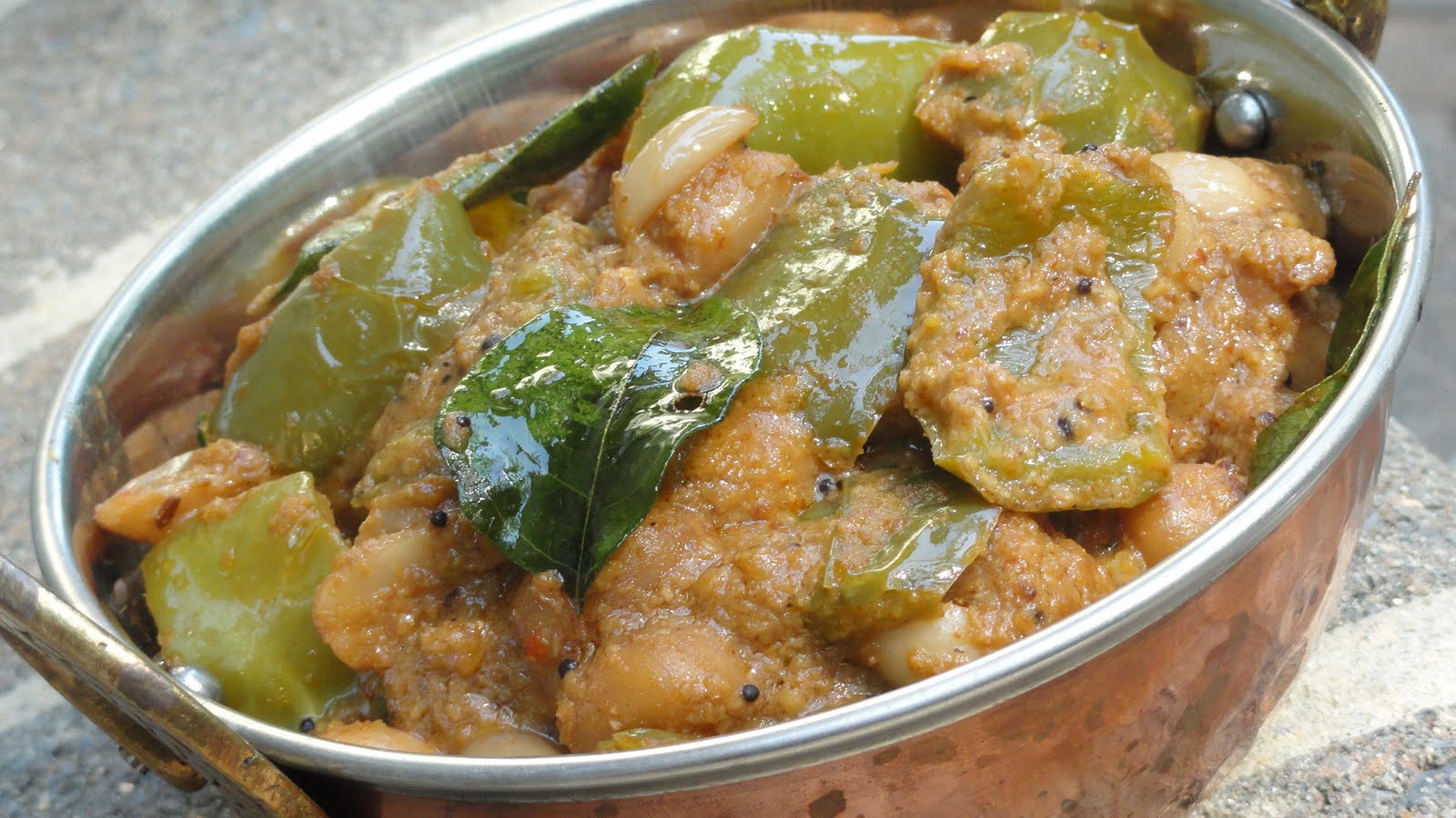 A Peek into My Kitchen Green Pepper / Capsicum and Peanut Curry