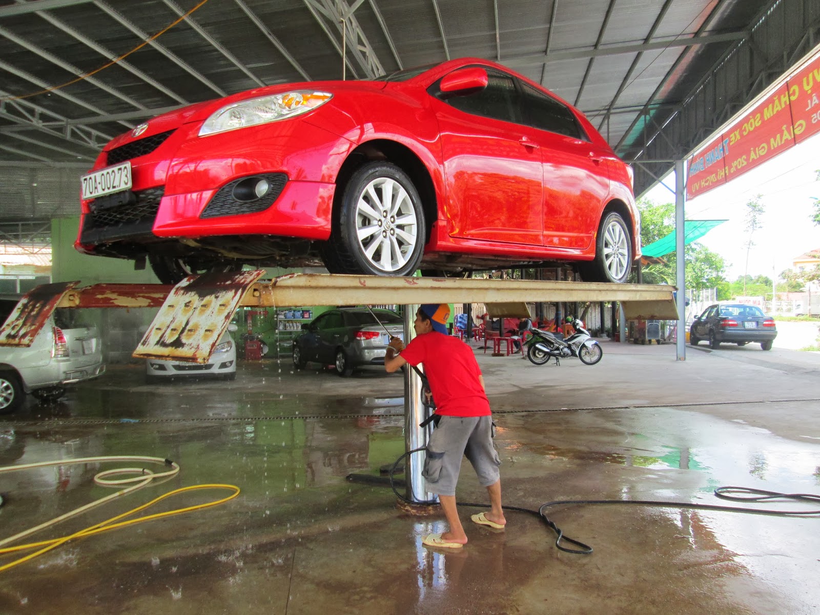Cầu nâng rửa xe