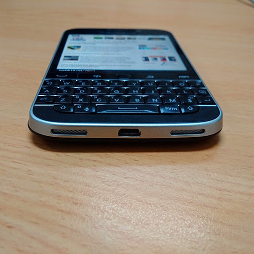 BlackBerry Classic - bawah