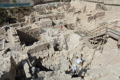 Escavação revela restos da fortaleza Acra Escavação revela restos da fortaleza Acra