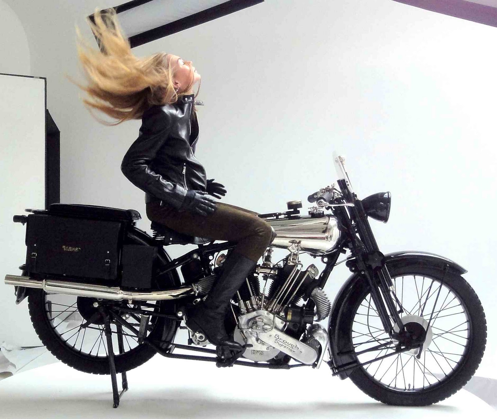 Motorcycle Girl 085 Return Of The Cafe Racers