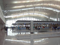 http://3.bp.blogspot.com/-wsz-Oa__pNg/T6Qk-8GhQcI/AAAAAAAAEO0/M-oBnbh8zCg/s1600/Vietnam_TanSonNhat_Airport_Check-In.jpg